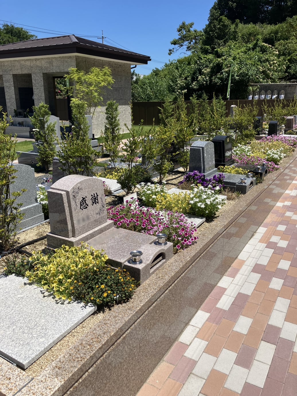 ふれあいガーデン岡山西霊園 | 大人の修学旅行2026 | 鳴本石材株式会社